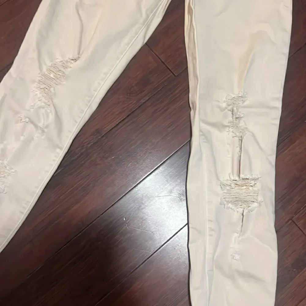 J Brand - Cream Colored Jeans - Ripped Ankle Jean Size 26 - NEVER WORN - No Tags